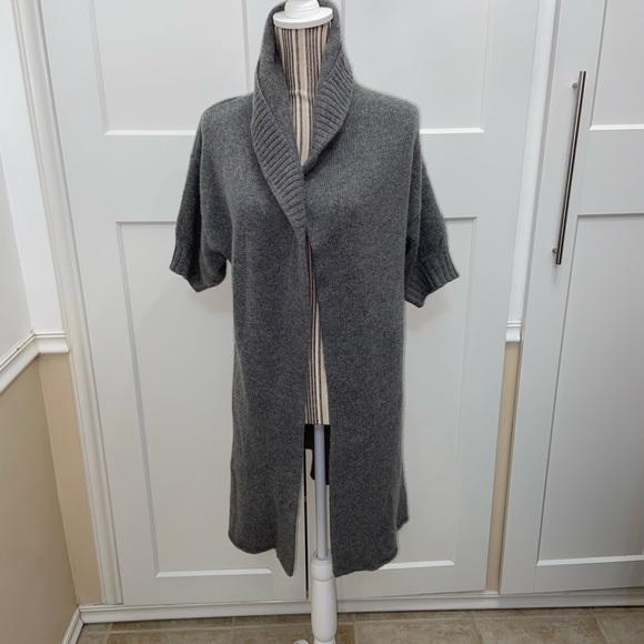 Lord & Taylor 100% Cashmere Gray Long Sweater. - Picture 3 of 7